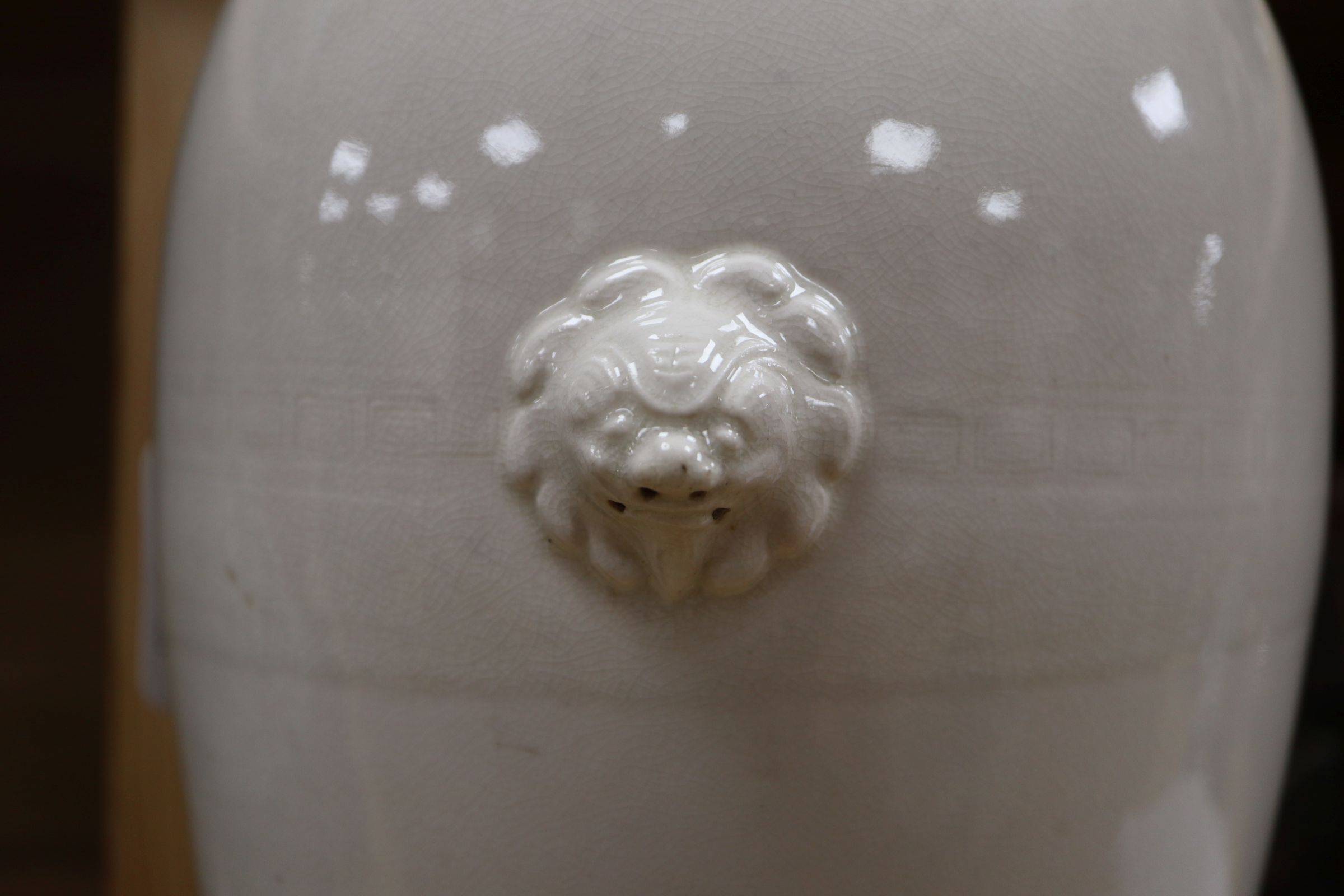 A Chinese cream crackle glaze tall vase, 18th/19th century height 41cm - Image 3 of 8