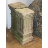 A pair of small marble columns H.38cm