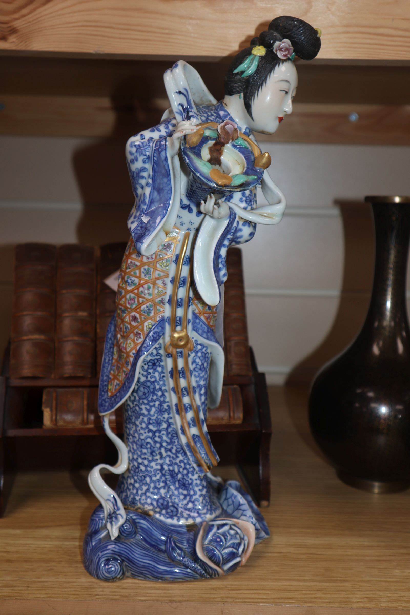 A Chinese famille rose figure of a lady height 33cm - Image 5 of 9