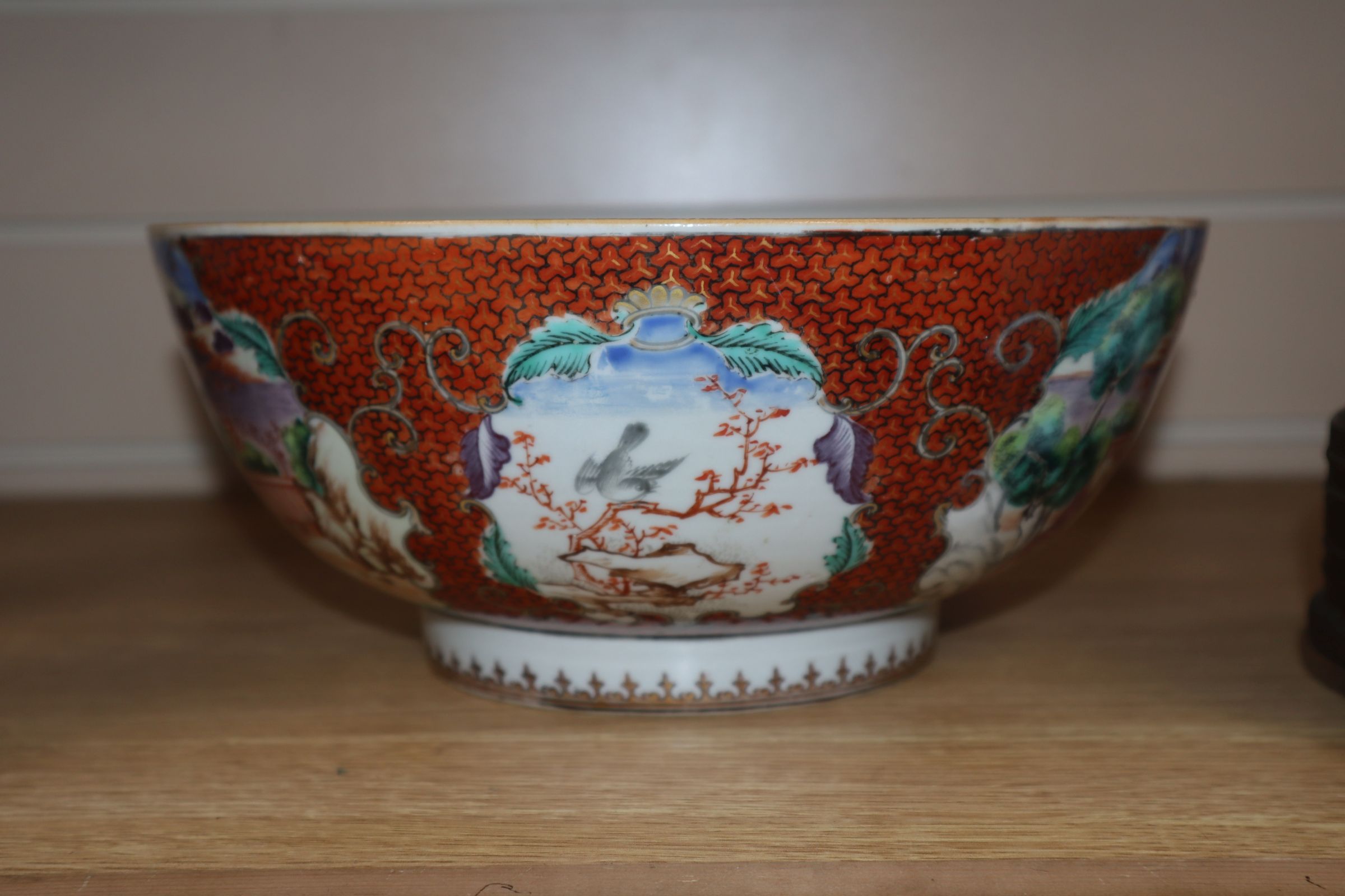 A Chinese famille rose mandarin bowl, Qianlong diameter 26cm - Image 6 of 8