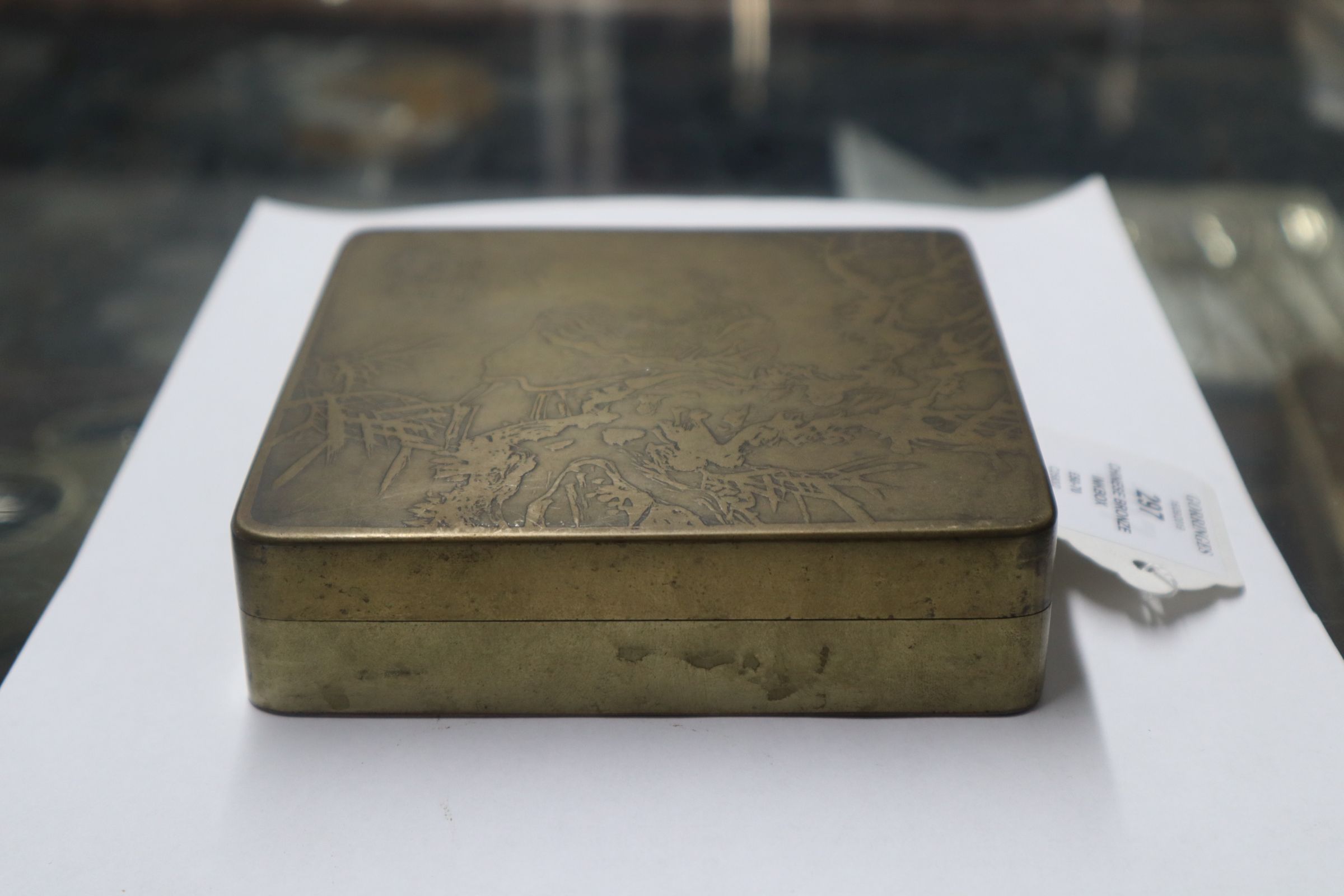 A Chinese bronze inkbox - Image 3 of 6