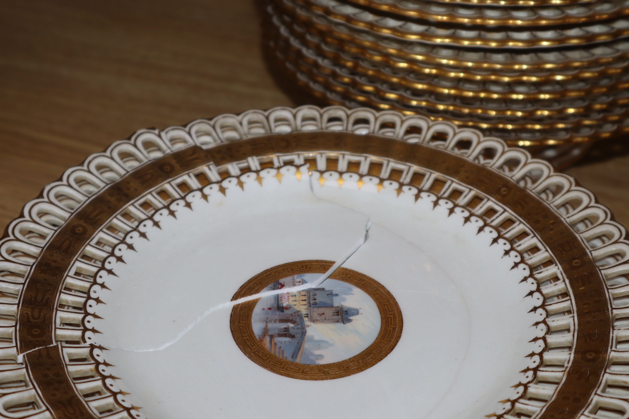 A Minton part dessert service, c.1900, each piece painted with Scottish views - Image 5 of 9