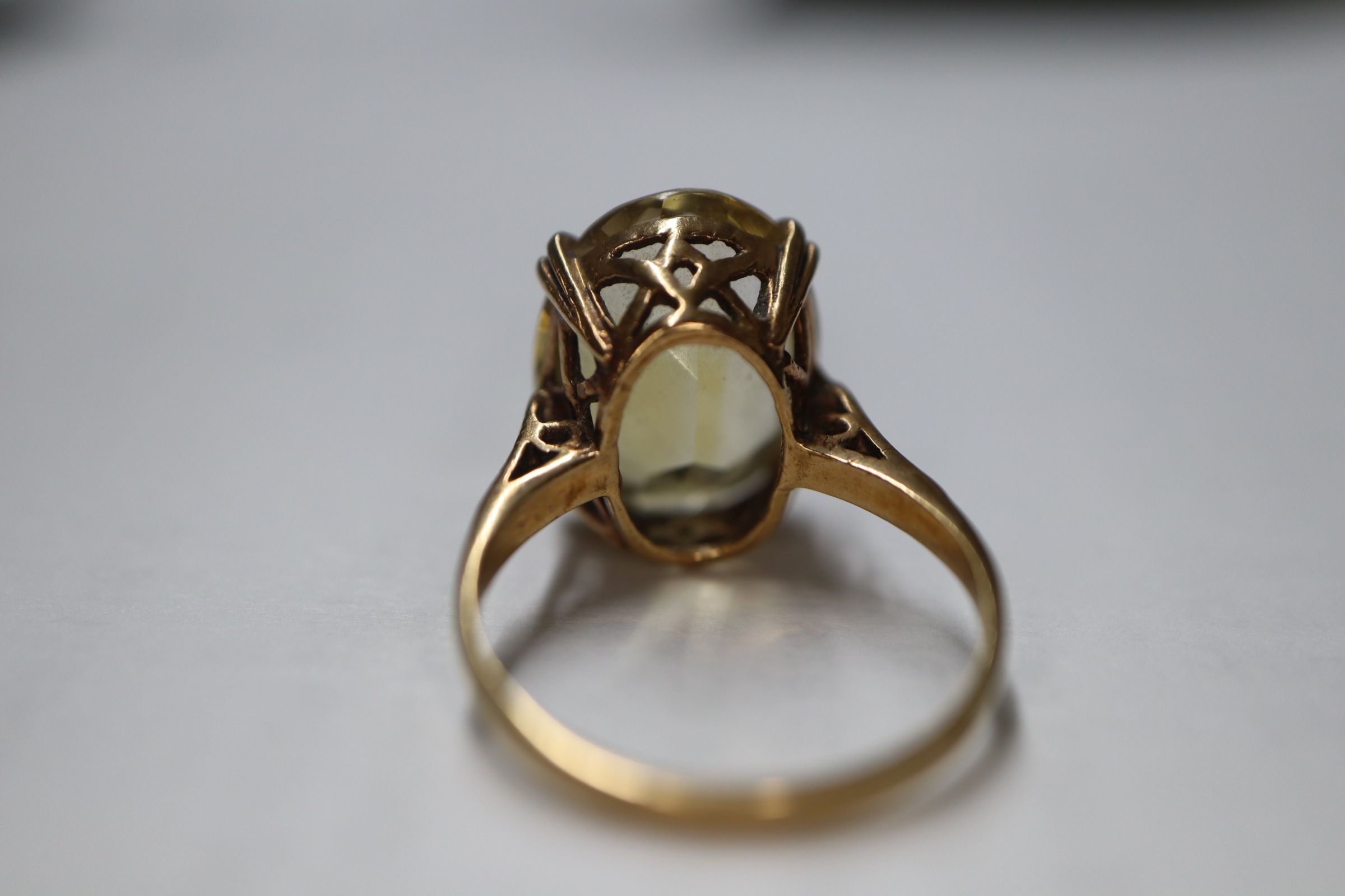 A 9ct gold and pale citrine ring, size O. - Image 3 of 8