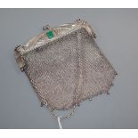 An Edwardian Art Nouveau silver and chrysophase set mesh evening purse, London, 1903.