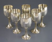 A set of six sterling silver wine goblets, 13.6cm, 28.5 oz.