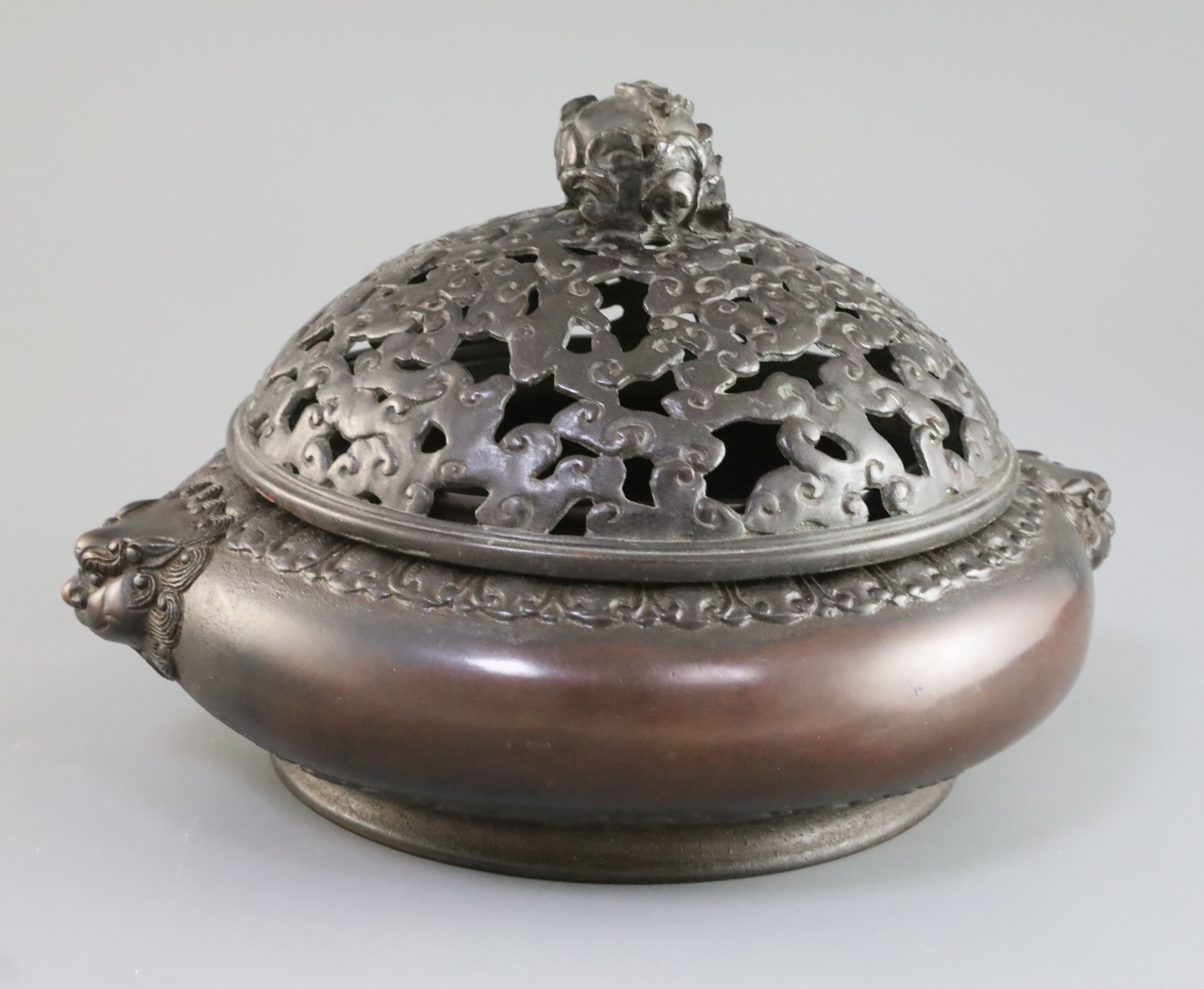 A large Chinese bronze censer, 17th/18th century with 16th/17th century bronze cover, the compressed - Image 3 of 4