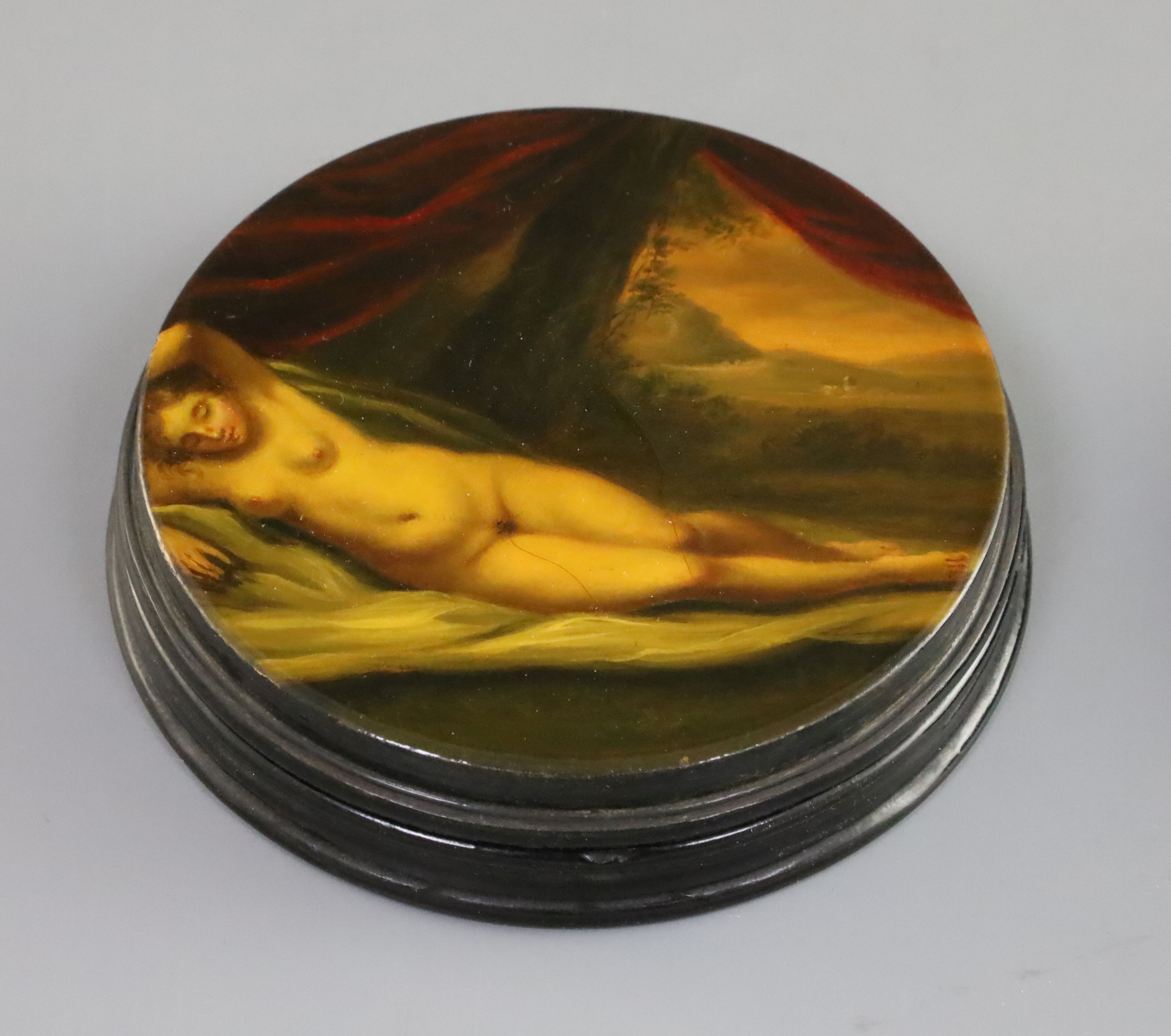 A Stobwasser style papier mache snuff box, painted with a portrait of Mary Queen of Scots, with - Image 2 of 2