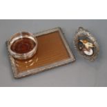 Small silver including a photograph frame, coaster, bon-bon dish and jewellery.