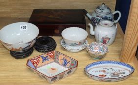 A late 18th century Chinese Imari small bowl, decorated with flowers, together with a group of