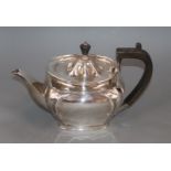 A George V silver teapot by Roberts & Belk, Sheffield, 1911, gross 18 oz.