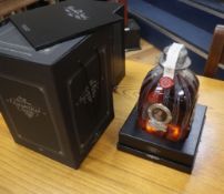 A bottle of Grand Old Parr Elizabethan fine and rare Scotch whisky. Batch number 59/252. Boxed, with