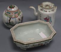 A Chinese famille rose jar and teapot and a famille verte jardiniere