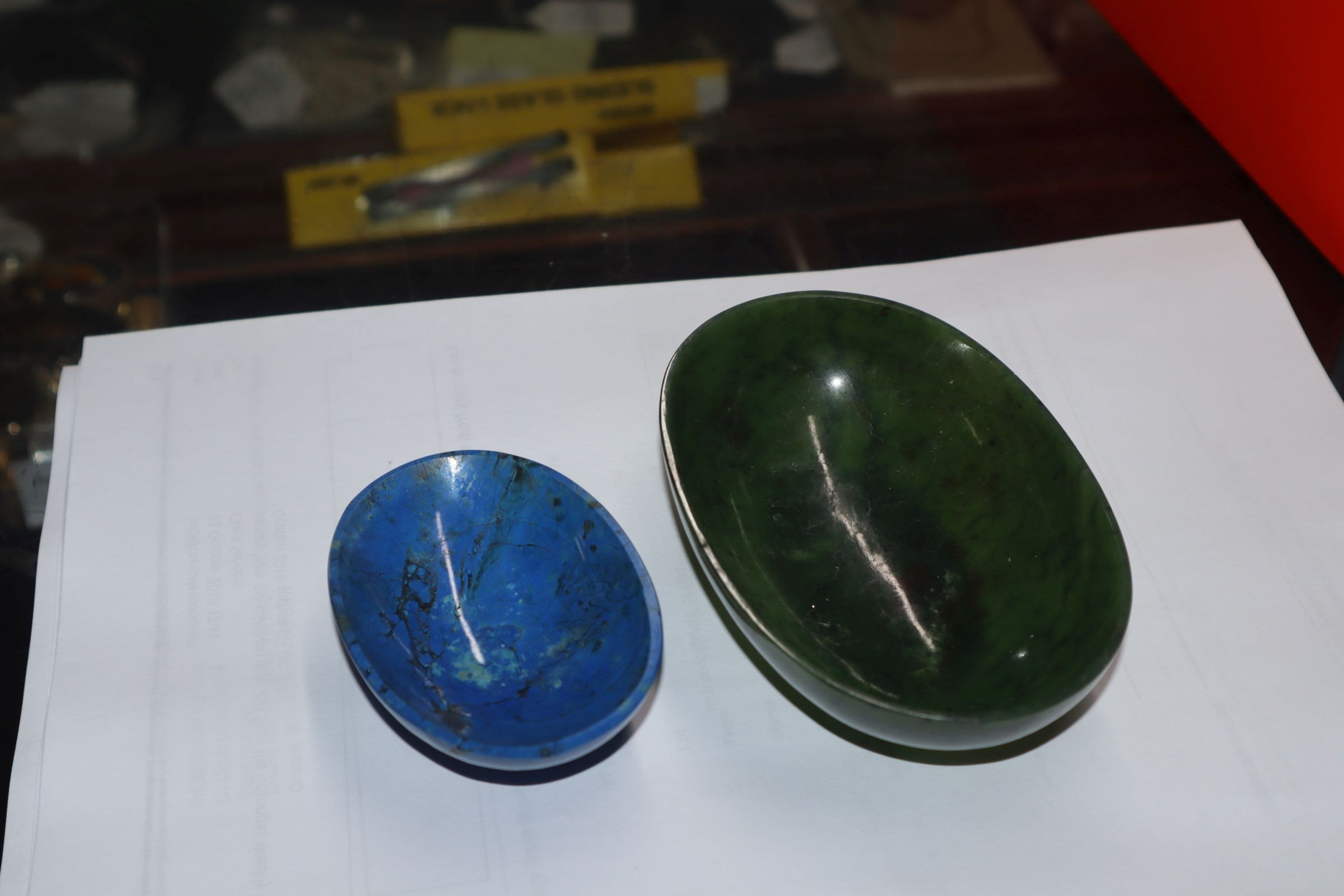 A group of Chinese stone carvings, a spinach green jade dish and a lapis lazuli dish - Image 2 of 9