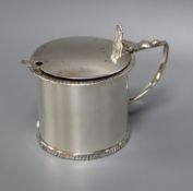 A late Victorian silver drum mustard, Edward Hutton, London, 1892, height 82mm.