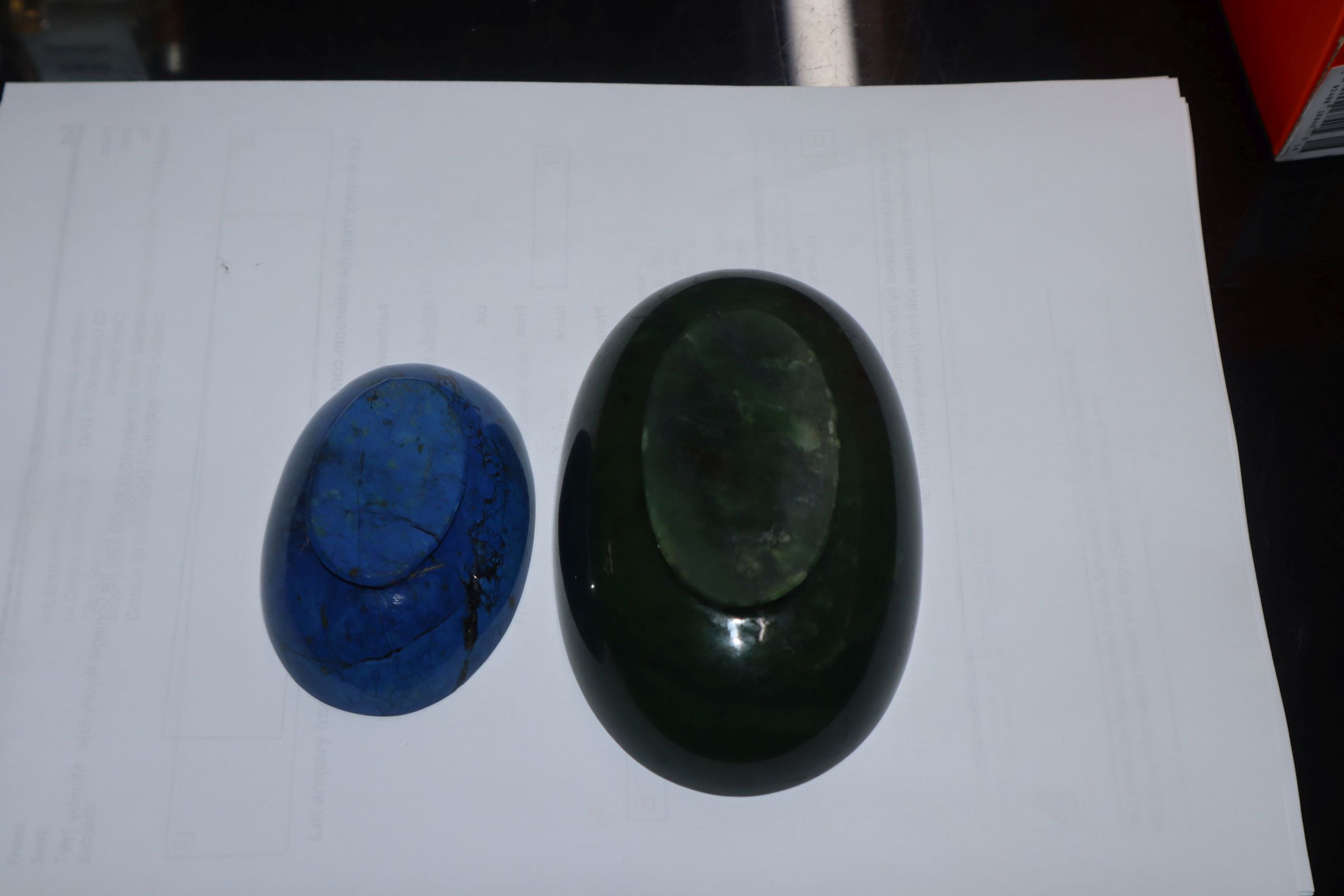 A group of Chinese stone carvings, a spinach green jade dish and a lapis lazuli dish - Image 3 of 9