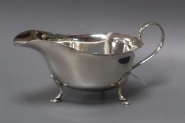 A modern silver sauceboat by Mappin & Webb, Sheffield, 1961.