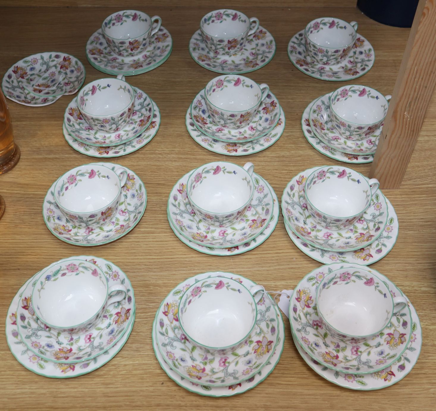 A Minton Haddon Hall part tea service - Image 3 of 3