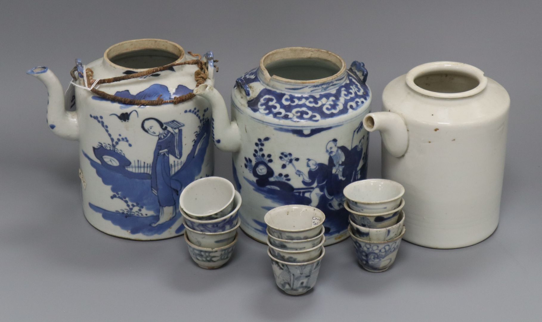 A group of teapots and twelve rice wine cups