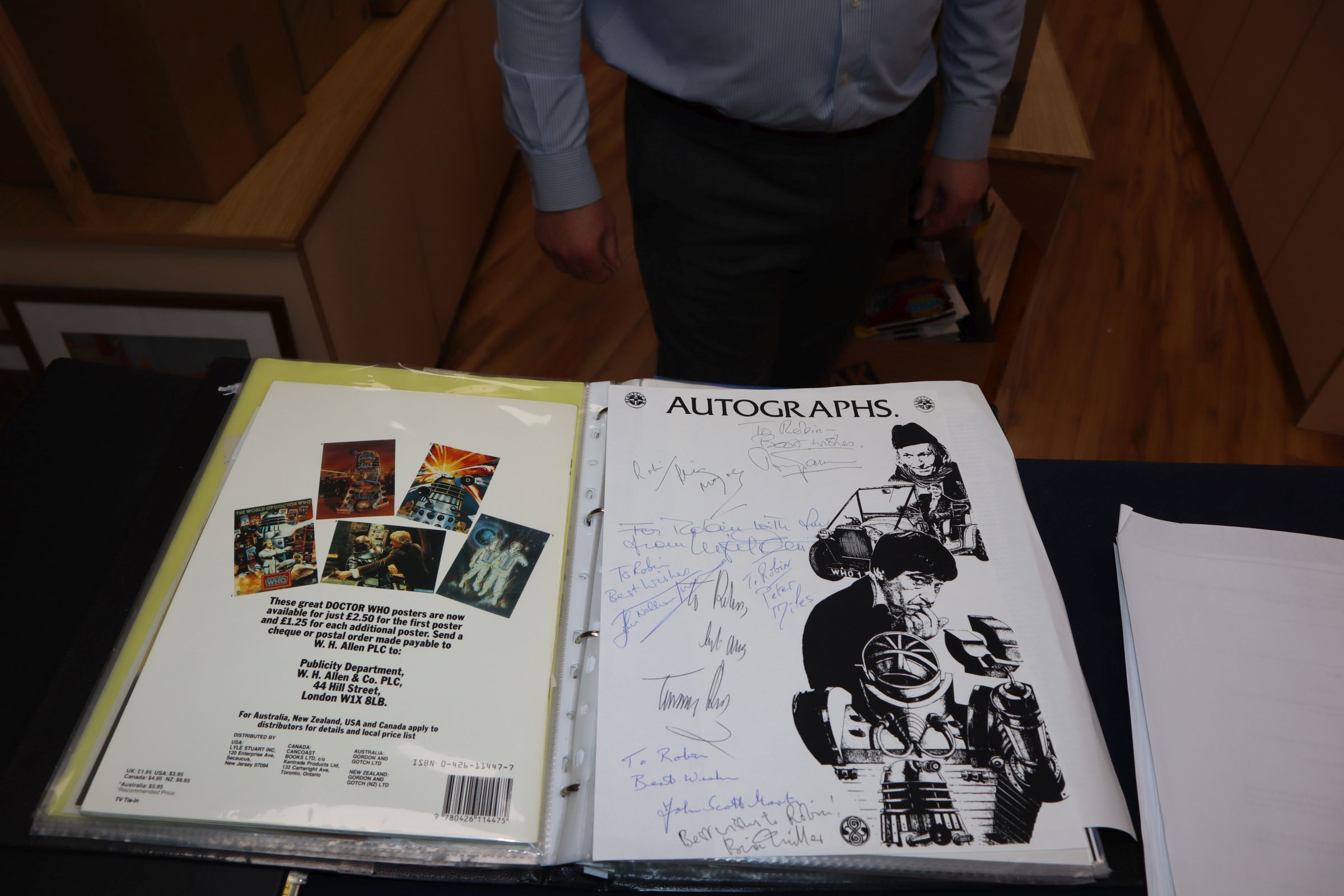 Doctor Who - Classic TV series - three albums photographs and comics signed by members of the cast - Image 15 of 30
