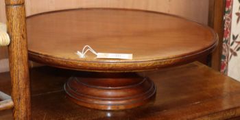 A mahogany 'lazy Susan' Diameter 53cm