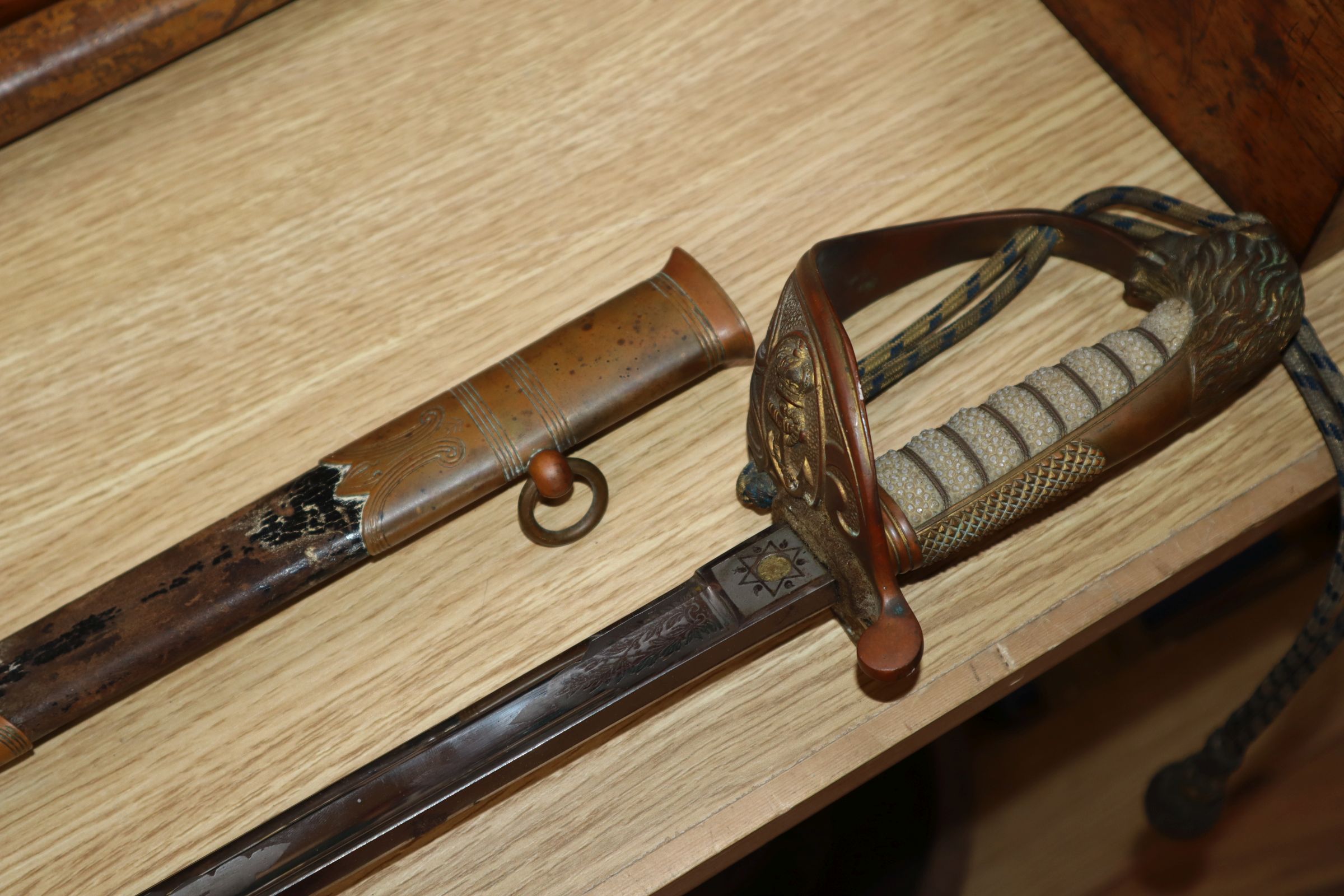 An early 20th century naval officer's dress sword length 95cm - Image 4 of 6