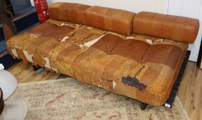 A De Sede tan leather daybed/sofa, model DS 76 L.190cm