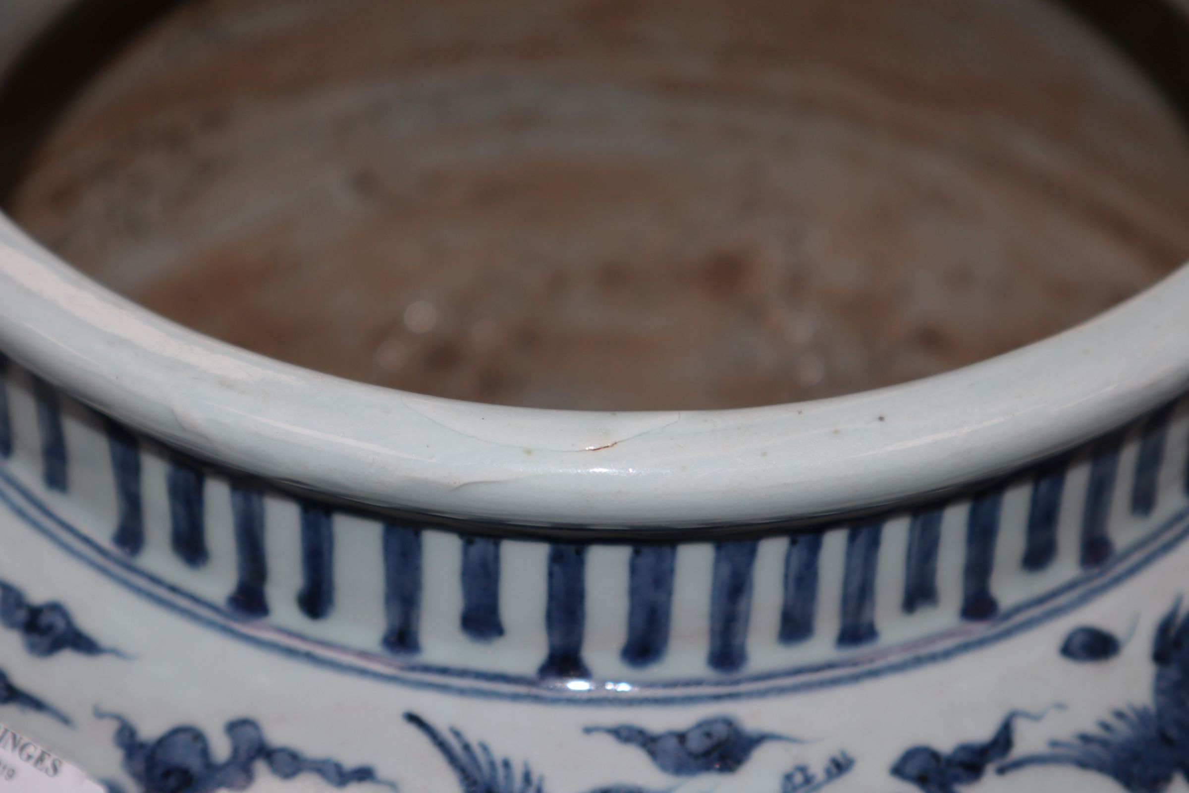 A large Chinese blue and white Guan jar height 40cm - Image 3 of 10