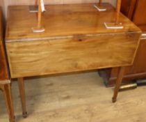 A George III satinwood banded mahogany Pembroke table W.86.5cm