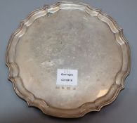 A small modern silver salver, Birmingham, 1988, 25.3cm, 14.5 oz.