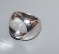 A Lalique 925 and cabochon crystal dress ring, size H/I.