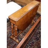 A Victorian walnut Sutherland table W.90cm