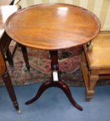 A mahogany circular occasional table on tripod base Diameter 56cm