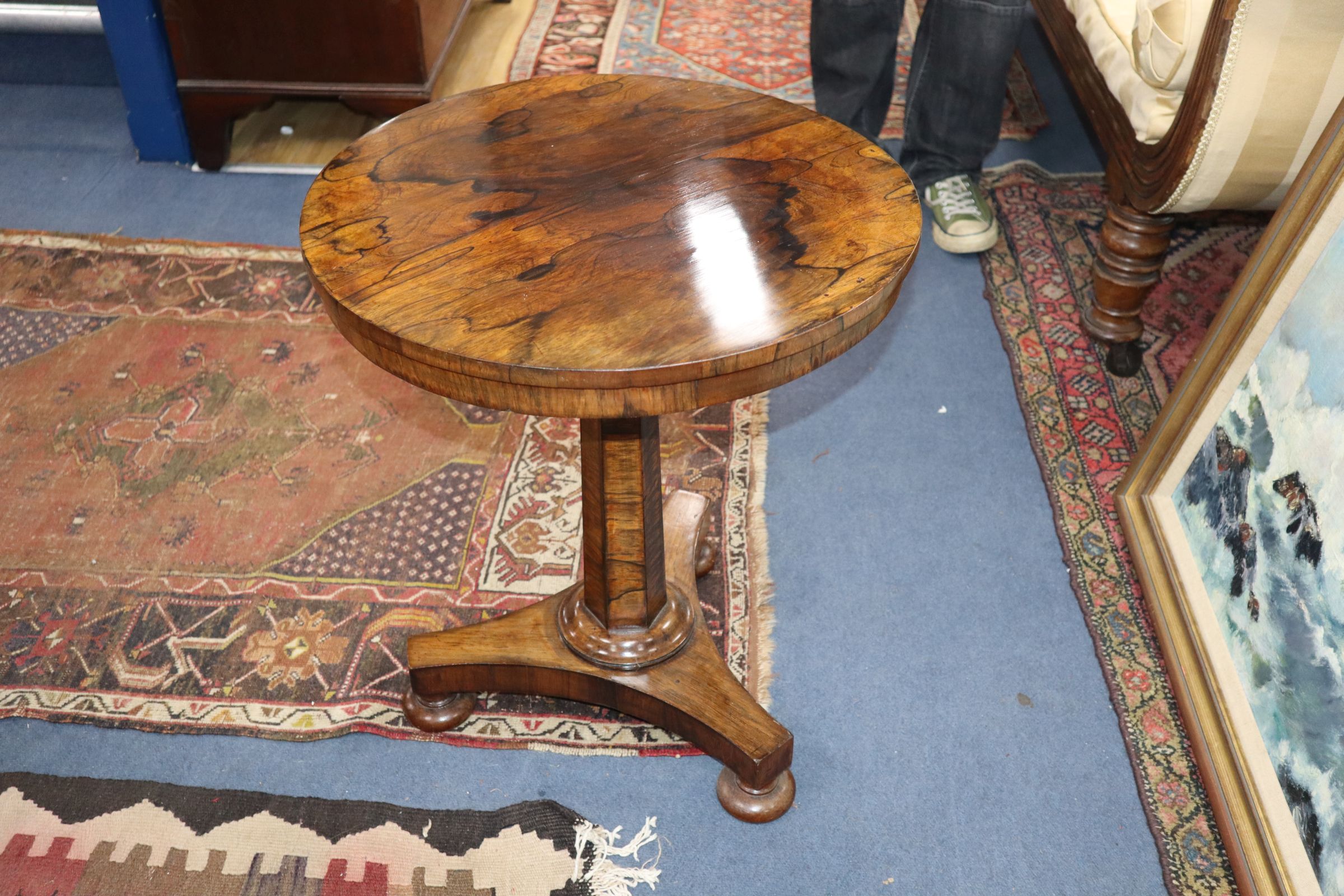 An early Victorian rosewood circular occasional table Diameter 49cm - Image 2 of 5
