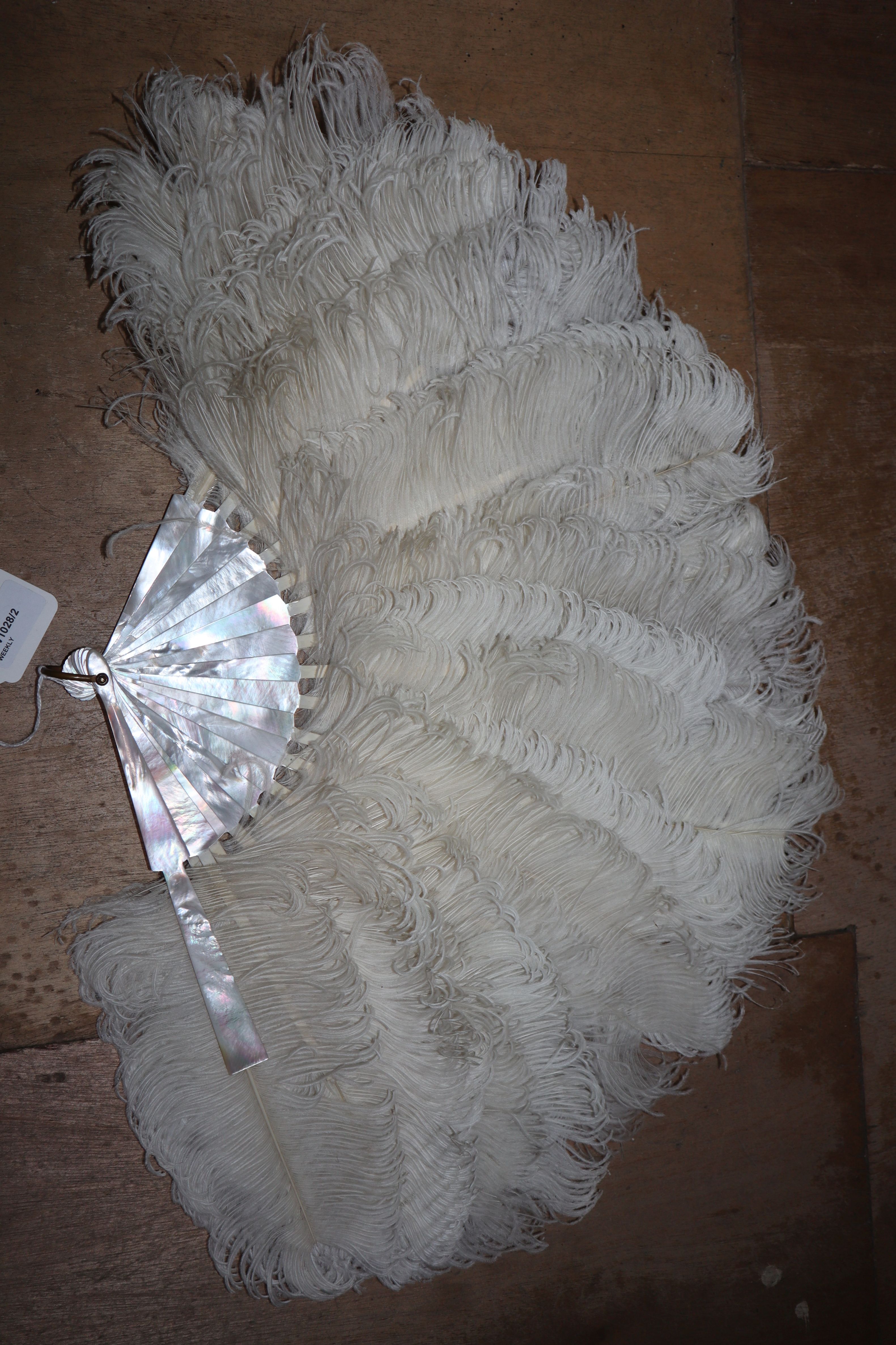 Two white ostrich feather fans, one with gold-monogrammed blond faux-tortoiseshell guard sticks - Image 5 of 5