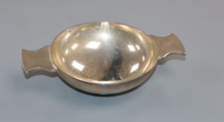 A modern Scottish silver presentation quaich, 15.5cm, 6 oz.