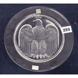 A boxed Lalique Cristal Amerique (American) eagle plate diameter 22cm