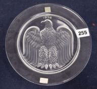 A boxed Lalique Cristal Amerique (American) eagle plate diameter 22cm