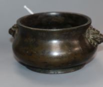 A 19th century Chinese bronze censer, Xuande mark height 5.5cm