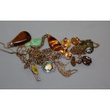 A Chinese yellow metal mounted jade pendant, two 18ct dress studs and other mixed jewellery.