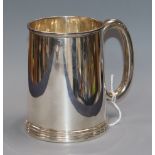 A George V silver mug, Birmingham, 1932, 12cm, 10 oz.