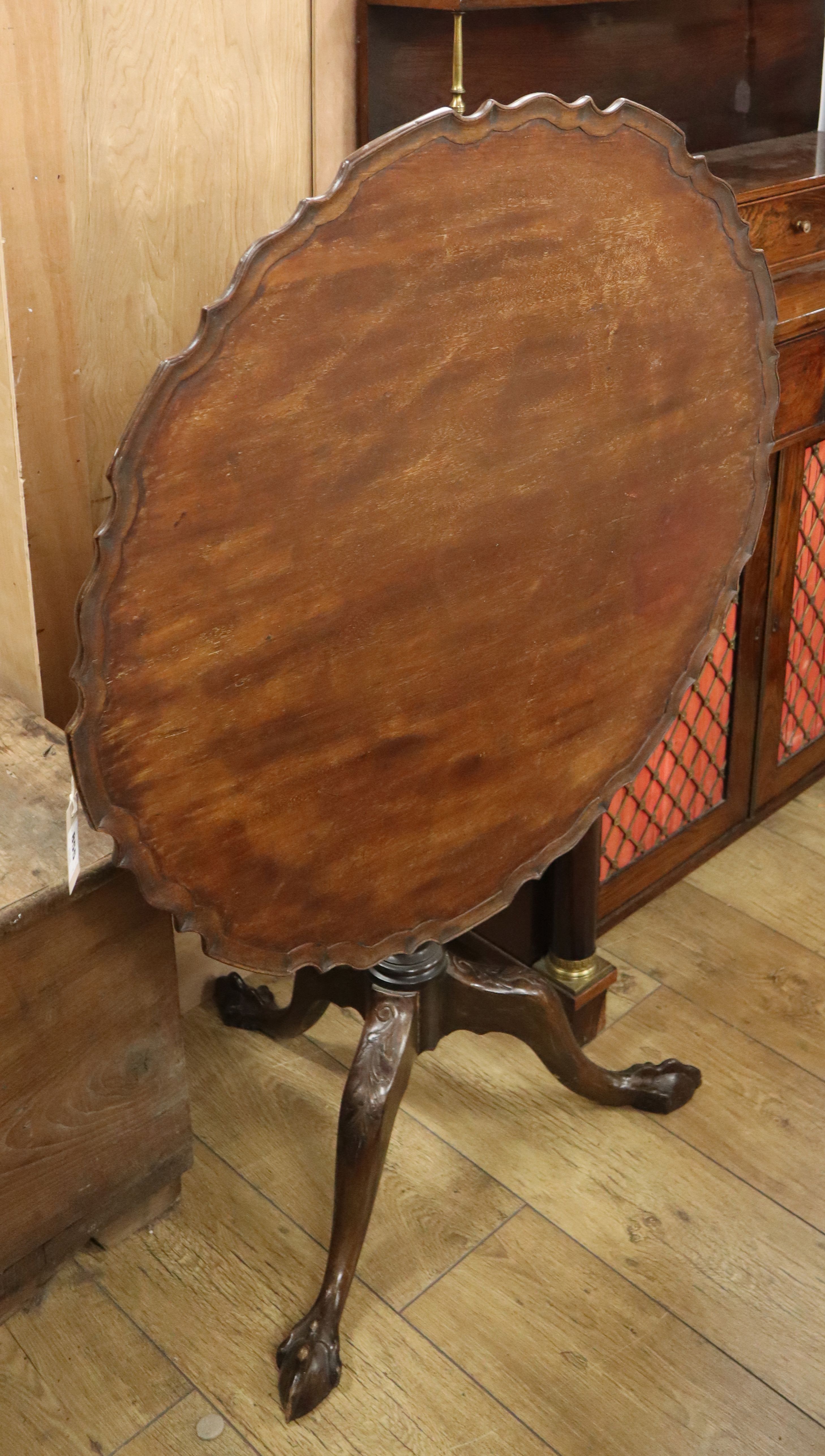 A Georgian style mahogany piecrust tilt top table Diameter 80cm - Image 2 of 2