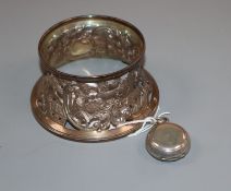 A late Victorian silver sovereign case, Birmingham, 1900 and a 1920's small silver dish ring.