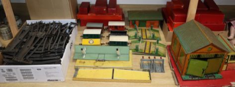 Hornby 0 Gauge Railway collection: all items late 1950s to early 1960s tinplate:- black tank engine,