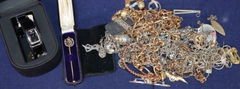 A quantity of assorted costume jewellery.