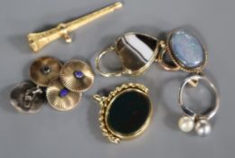 An Edwardian 18ct gold and chalcedony fob seal, a pair of French white metal cufflinks and other