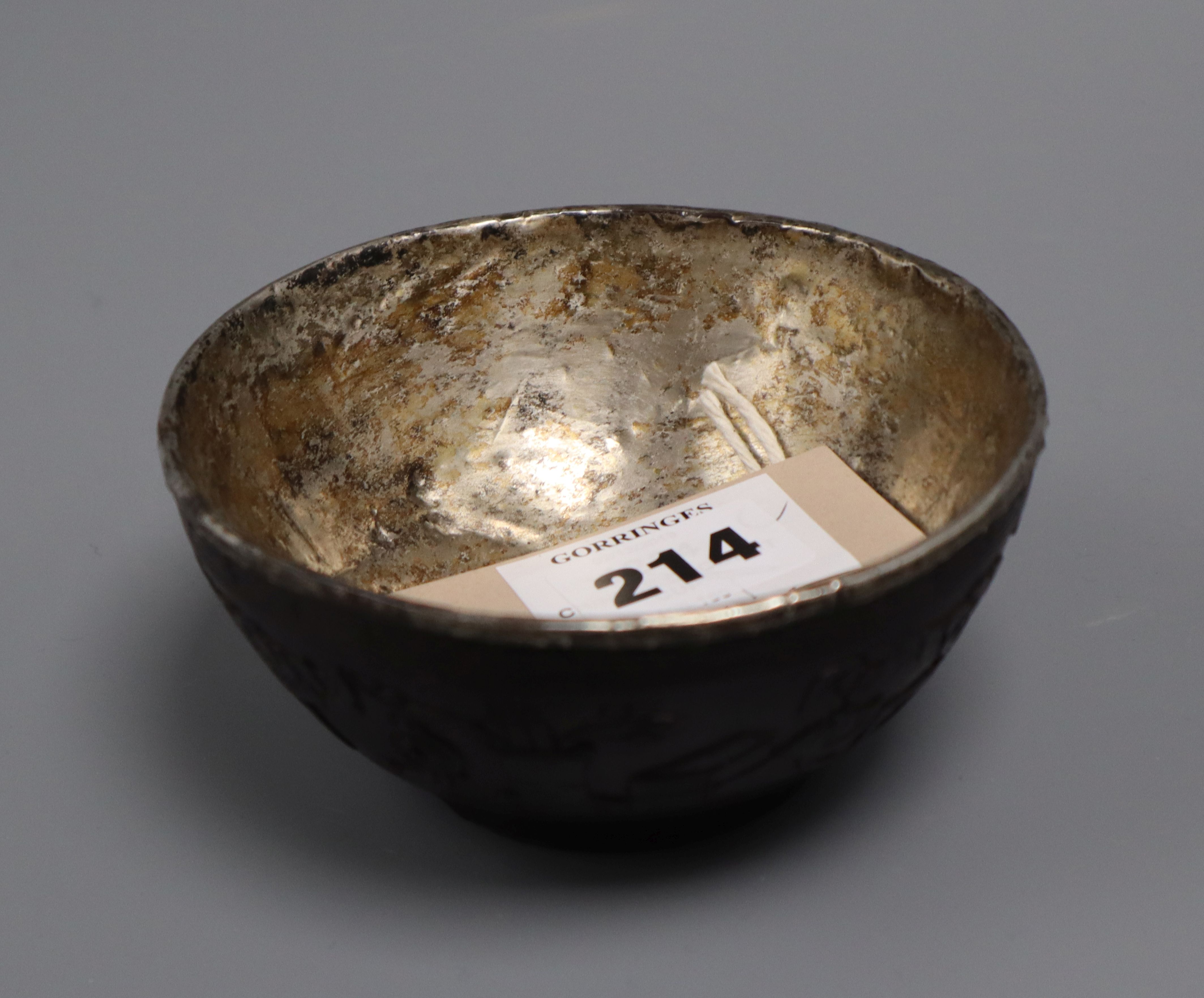 An 18th / 19th century Chinese coconut cup diameter 11cm - Image 2 of 2