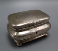 A 19th century continental 750 white metal etrog box, 15cm, no key.