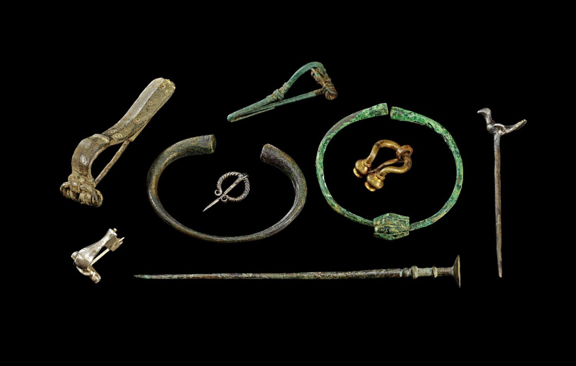 Sammlung Silber- und Bronzeschmuck. Bronzezeit, 14 Jh. v. Chr. - Frühmittelalter, 13. Jh. n. Chr.