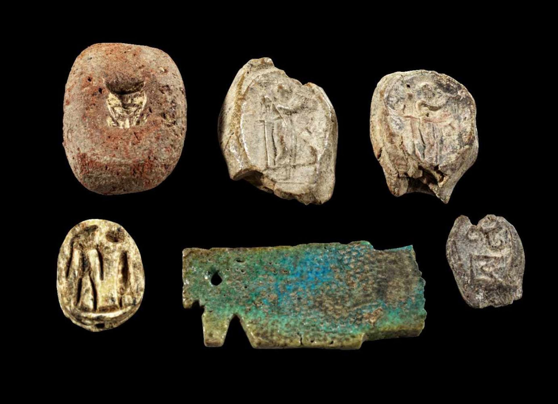 Sammlung Miniaturen. Nordafrika, Spätzeit bis Hellenismus. Darunter ein Udjat-Anhänger (L 3,6cm,