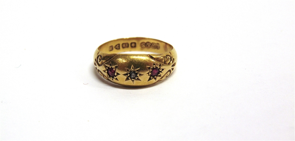 AN EDWARDIAN RUBY AND DIAMOND RING Chester 1907, finger size M 1/2, 1.8g gross, cased - Image 3 of 4